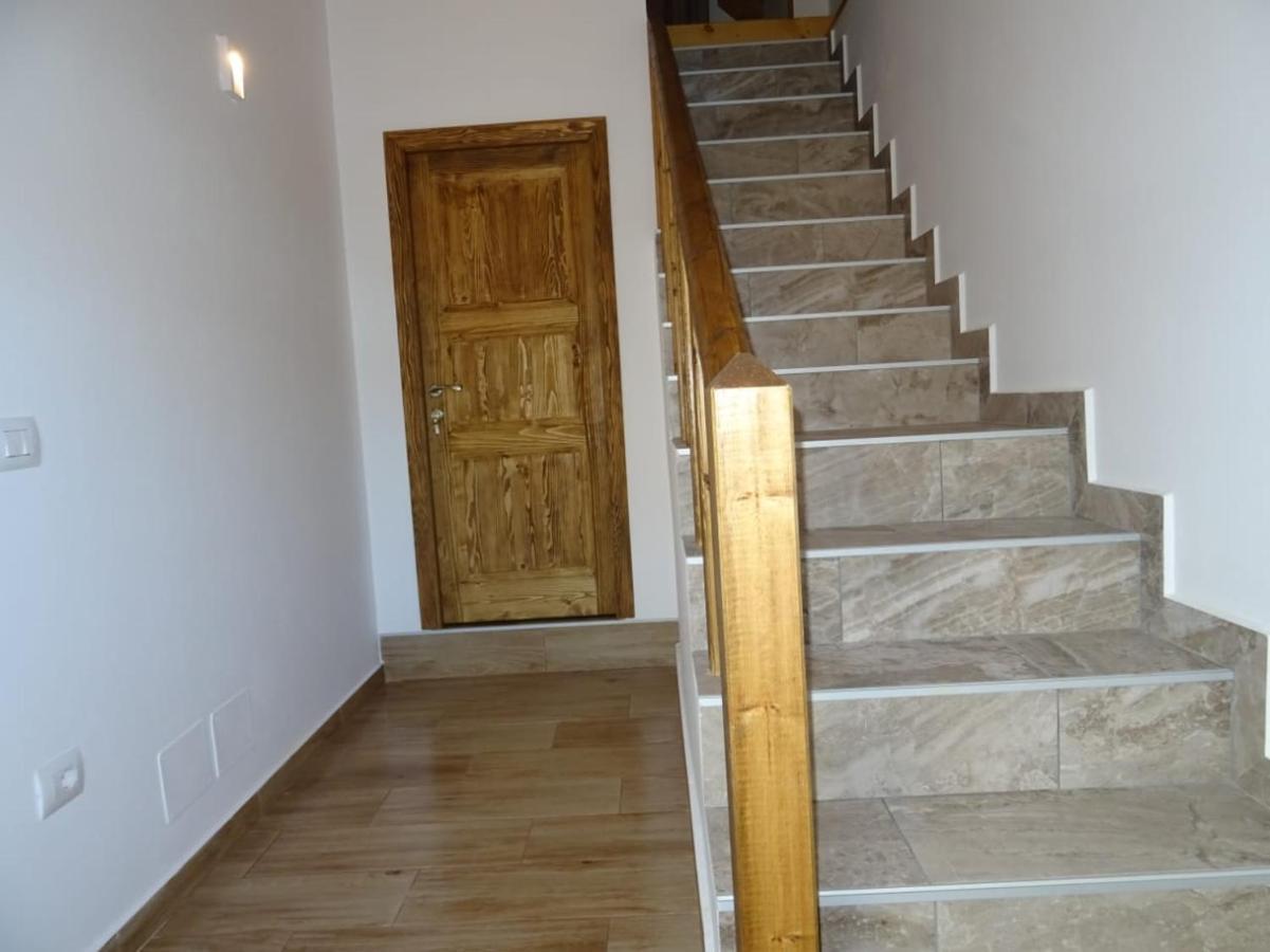 Guesthouse Riverside Берат Екстериор снимка