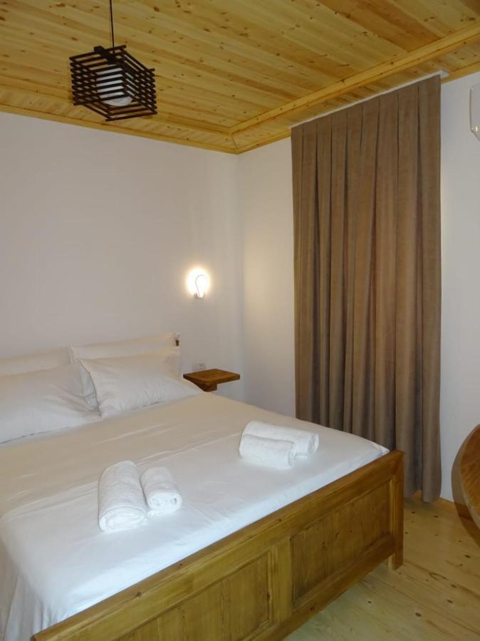 Guesthouse Riverside Берат Екстериор снимка