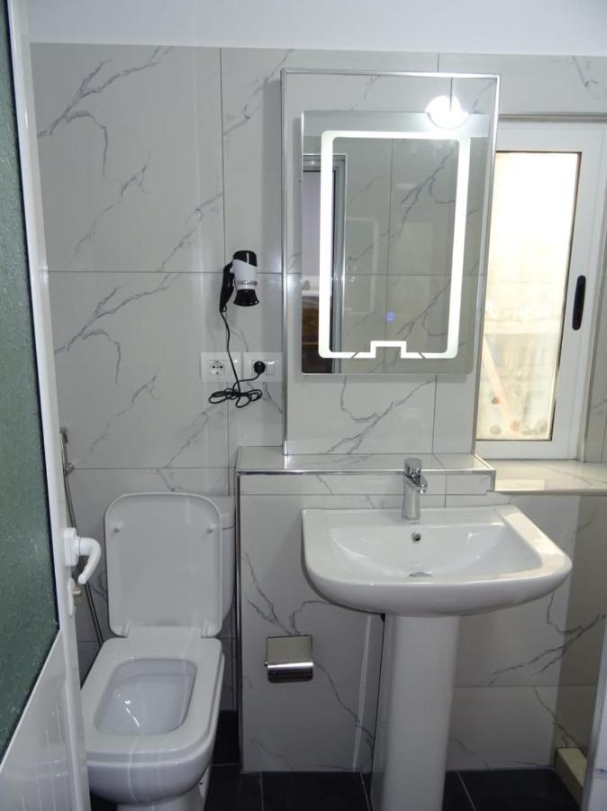 Guesthouse Riverside Берат Екстериор снимка
