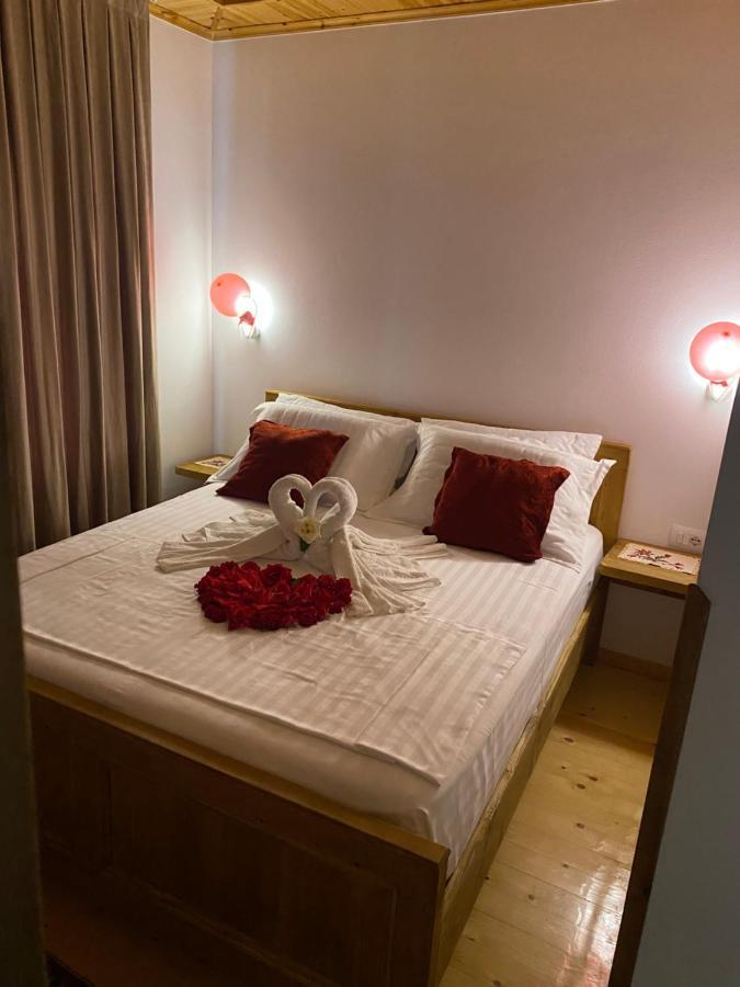Guesthouse Riverside Берат Екстериор снимка