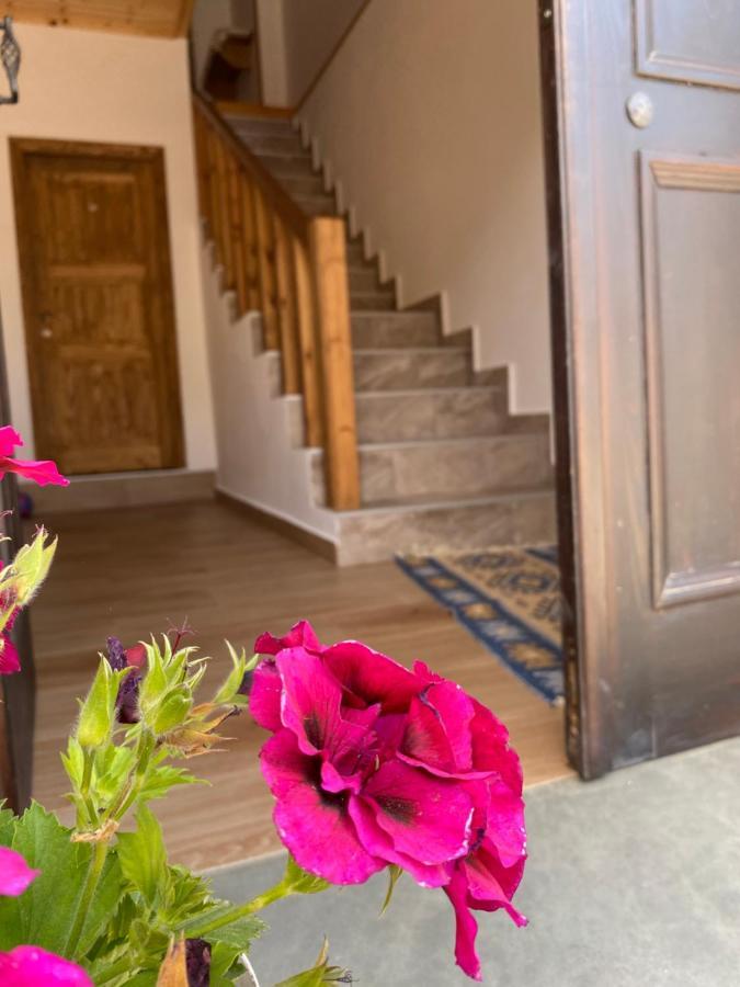 Guesthouse Riverside Берат Екстериор снимка