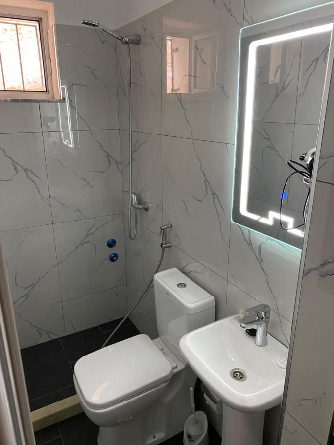 Guesthouse Riverside Берат Екстериор снимка